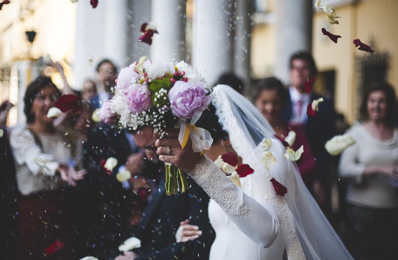 “Bride portrait – elegant wedding photography”
